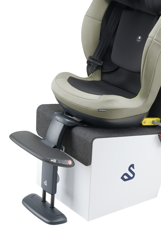 Swandoo Booster Fußstütze an Kindersitz 1