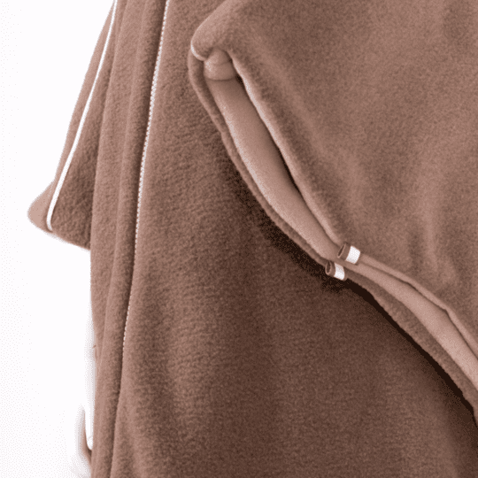 Patulove Brave Bear Poncho Nahaufnahme Patulove Brave Bear Poncho Nahaufnahme