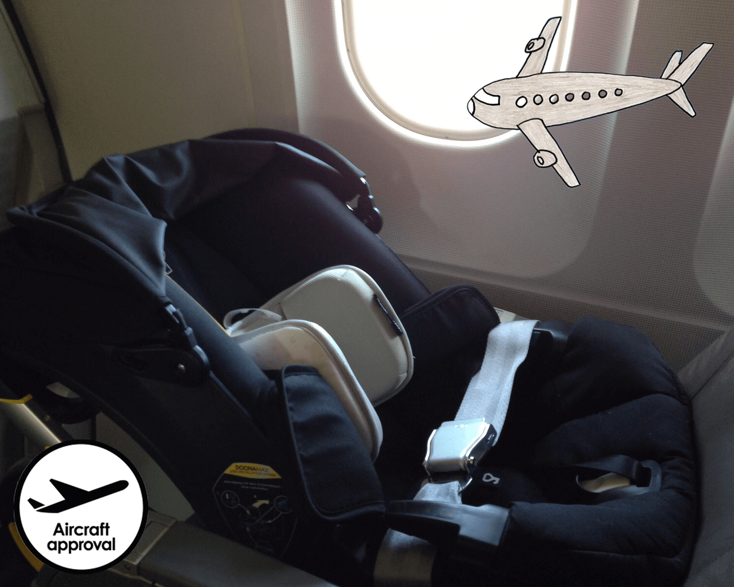 Simple Parenting Doona Babyschale im Flugzeug Simple Parenting Doona Babyschale im Flugzeug