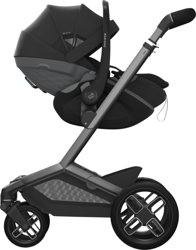 MC Pebble Slide Pro Onyx Black auf Kinderwagen 1