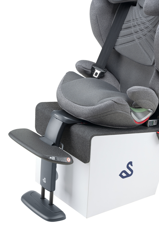 Swandoo Booster Fußstütze an Kindersitz 2