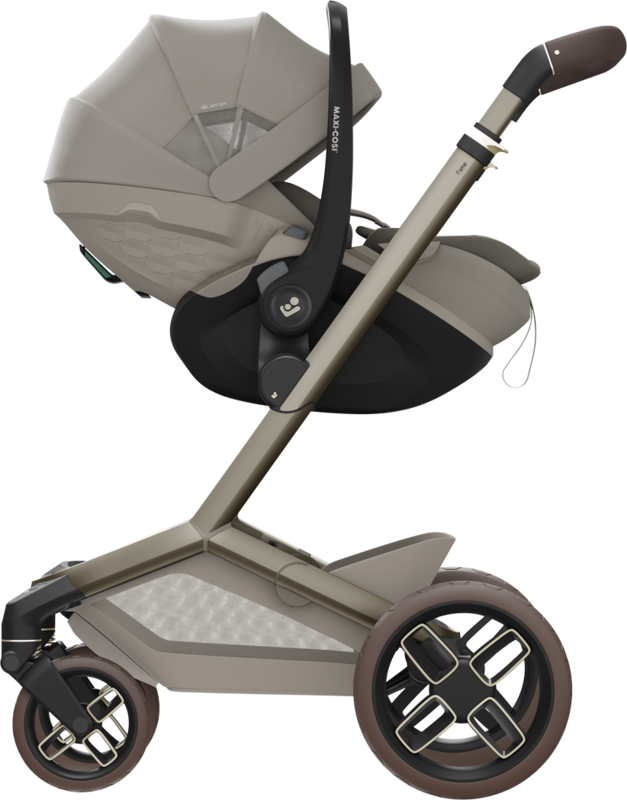 MC Pebble Slide Pro Sapphire Sand auf Kinderwagen 1