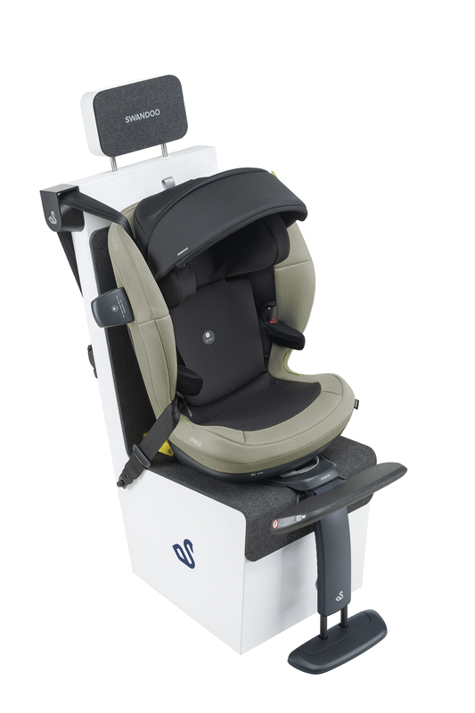 Swandoo Booster Fußstütze an Kindersitz 9