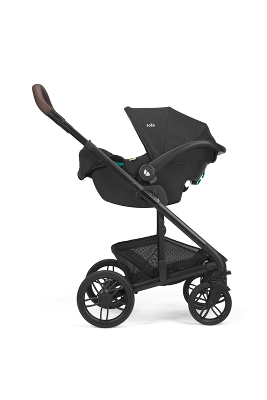 Joie i-Snug 2 Raven auf Buggy
