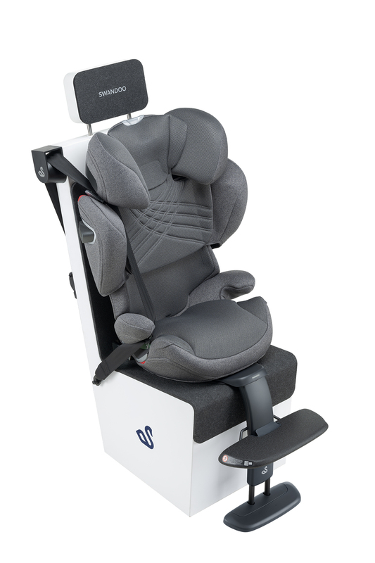Swandoo Booster Fußstütze an Kindersitz 5